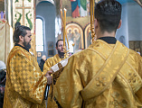 В Неделю о Страшном суде Преосвященнейший епископ Симон совершил Божественную литургию в Покровском кафедральном соборе города Шахты