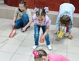 Учащиеся воскресной школы «Благовест» поздравили детей с ограниченными возможностями с Пасхой Господней