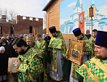 В престольный праздник Преосвященнейший епископ Симон совершил Божественную литургию в храма блаженной Матроны Московской города Донецка