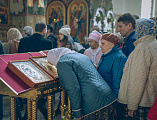 В Неделю Торжества Православия Преосвященнейший епископ Симон совершил Божественную литургию святителя Василия Великого в Покровском кафедральном соборе г. Шахты