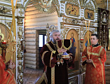 В престольный праздник Преосвященнейший епископ Симон совершил Божественную литургию в храме великомученицы Екатерины города Красный Сулин