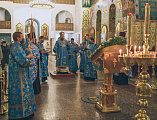 Накануне праздника Введения во Храм Пресвятой Богородицы Преосвященнейший епископ Симон совершил всенощное бдение в Покровском кафедральном соборе г. Шахты