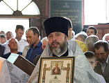 Епископ Шахтинский и Миллеровский Симон возглавил Божественную литургию в храме святителя Николая Мирликийского ст. Багаевской