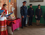 Священник Анатолий Минаев принял участие в церемонии посвящения в казачата в Ёлкинской средней школе