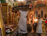 Праздников Праздник и Торжество из Торжеств. В праздник Светлого Христова Воскресения в Покровском кафедральном соборе г. Шахты состоялось торжественное богослужение