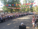 Настоятель Одигитриевского храма поселка Таловый принял участие в торжественной линейке, посвященной Дню знаний