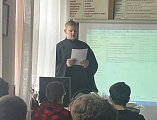 Настоятель и клирик Свято-Покровского храма в Шахтах провели для школьников 23 школы урок в честь Дня православной книги