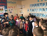 Воспитанники воскресной группы «Лампадочка» Успенского храма станицы Калитвенской выступили с Пасхальным утренником перед прихожанами