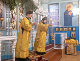 Преосвященнейший епископ Симон совершил воскресную Божественную литургию в храме Архистратига Михаила поселка Каменоломни