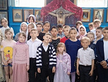 В храме Архистратига Михаила п. Каменоломни наградили детей за активное участие в Кирилло-Мефодиевской олимпиаде по Священной истории и Закону Божию