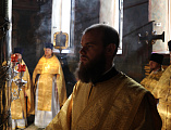 Преосвященнейший епископ Симон совершил Божественную литургию в Троицком соборе Свято-Троицкой Сергиевой Лавры