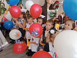 В школе №49 Шахты прошла торжественная линейка с участием священника и почётных гостей