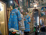 Праздник Благовещения Пресвятой Богородицы собрал многочисленных верующих города Шахты на богослужение в Покровском кафедральном соборе