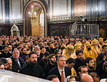 От лица духовенства и всех верующих Шахтинской епархии Преосвященнейший епископ Симон поздравил Святейшего Патриарха Кирилла с 10-й годовщиной его интронизации