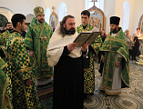 В престольный день Преосвященнейший епископ Симон совершил Божественную литургию в храме благоверного князя Александра Невского г. Шахты и рукоположил монаха Амвросия во иеродиакона