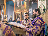 В день памяти великомученика Феодора Тирона Преосвященнейший епископ Симон совершил Литургию в Покровском кафедральном соборе города Шахты