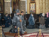 Епископ Шахтинский и Миллеровский Симон совершил Литургию Преждеосвященных Даров в Покровском кафедральном соборе г. Шахты