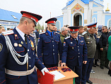 На площади Покровского кафедрального собора города Шахты прошло построение лучшего кадетского корпуса в России по случаю торжественной церемонии присяги и вручения первых погон молодым кадетам