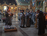 Епископ Симон совершил утреню Великой субботы с чином погребения плащаницы