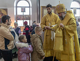 Накануне дня памяти святителя Николая Чудотворца епископ Симон совершил всенощное бдение в Никольском храме поселка Аюта