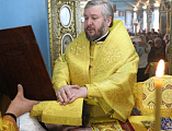 Преосвященнейший епископ Симон возглавил воскресное богослужение в Покровском храме г. Новошахтинска и совершил две хиротонии