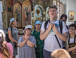 1 июня на территории Покровского кафедрального собора г. Шахты для детей инвалидов и инвалидов с ментальными расстройствами прошел мастер-класс по написанию картин на пленэре