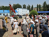Традиционный крестный ход в память о святой семье Царственных страстотерпцев состоялся от храма святителя Николая поселка Аютинский к Покровскому кафедральному собору г. Шахты