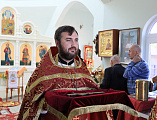 В престольный день Преосвященнейший епископ Симон совершил Божественную литургию в храме святого великомученика Георгия Победоносца пос. Новозарянский