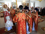 В престольный праздник Преосвященнейший епископ Симон совершил Божественную литургию в храме святой блаженной Матроны Московской г. Донецка