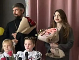 В школе №49 Шахты прошла торжественная линейка с участием священника и почётных гостей