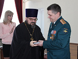 Клириков Шахтинской епархии наградили юбилейными медалями министерства обороны РФ