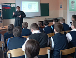 Иерей Симеон Есин провел беседу с миллеровскими школьниками в День православной книги