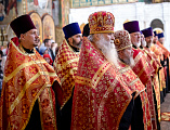 Праздник Светлого Христова Воскресения в Покровском кафедральном соборе города Шахты продолжился великой вечерней
