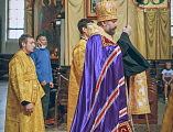 Праздничный благодарственный молебен по случаю 9-летия со дня образования Шахтинской епархии Преосвященнейший епископ Симон совершил в Покровском кафедральном соборе г. Шахты