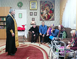 Духовная поддержка: священник посетил центр соцобслуживания города Гуково