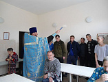 В день памяти Казанской иконы Богородицы, протоиерей Вячеслав Лавлинский совершил молебен в противотуберкулёзном диспансере г. Каменск-Шахтинский