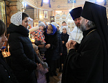 Преосвященнейший епископ Симон совершил воскресную Божественную литургию и иерейскую хиротонию в храме Екатерининского архиерейского подворья г. Красный Сулин