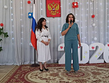 Торжественная линейка в школе поселка Майского