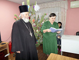 Протоиерей Николай Уваров встретился с пожилыми людьми в шахтинском социальном центре