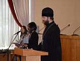 Протоиерей Сергий Яценко поздравил с профессиональным праздником социальных работников города Шахты