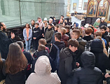 В день празднования в честь Казанской иконы Божией Матери Покровский кафедральный собор города Шахты посетили школьники из Новошахтинска