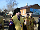 Чин водружения креста на месте строительства нового храма в честь блаженной Матроны Московской архиерейским чином состоялся в г. Донецке