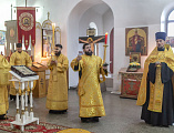 Накануне дня памяти святителя Николая Чудотворца епископ Симон совершил всенощное бдение в Никольском храме поселка Аюта