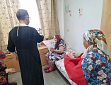 Священник посетил дом престарелых в день памяти великомученика Пантелеимона