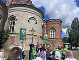 В храме Святой Троицы села Маньково-Калитвенское прошло соборное богослужение в день праздника