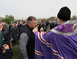 В Кашарском районе Ростовской области епископ Симон вместе с фермерами помолился о благополучии урожая