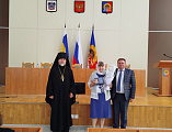 В Миллерово православным волонтерам вручили епархиальные награды 