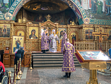 В Четверг Страстной седмицы Преосвященнейший епископ Симон совершил Божественную литургию святителя Василия Великого в Покровском кафедральном соборе г. Шахты