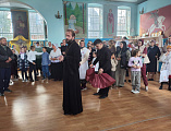 В храме Архистратига Михаила поселка Каменоломни поздравили прихожан с Днём отца