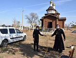 В день древонасаждения в хут. Красный Багаевского района при инициативе иерея Андрея Павленкова был заложен Покровский парк